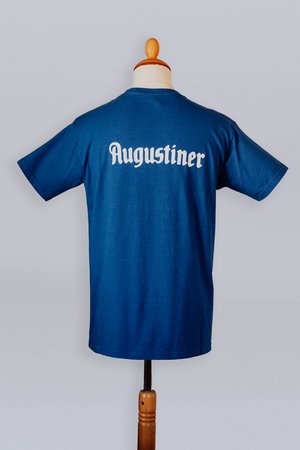 Blaues T-Shirt